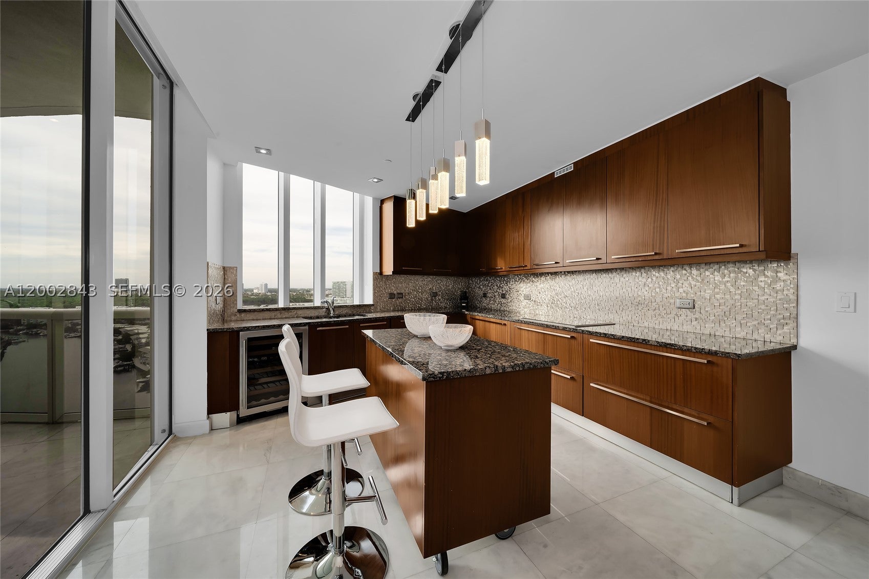 16001 COLLINS AVE 1406