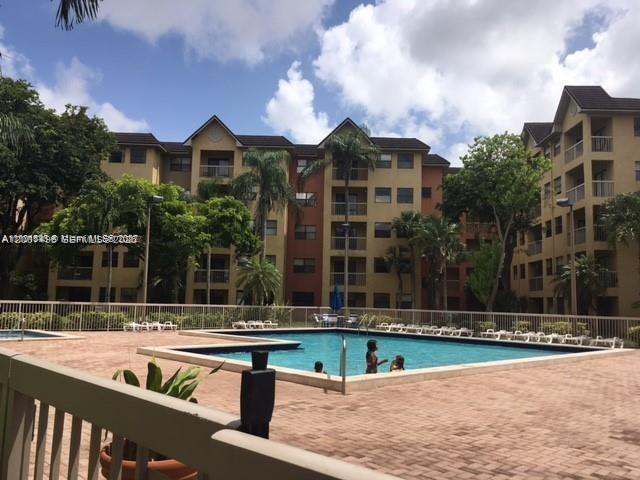 LAS VISTAS AT DORAL CONDO - Residential