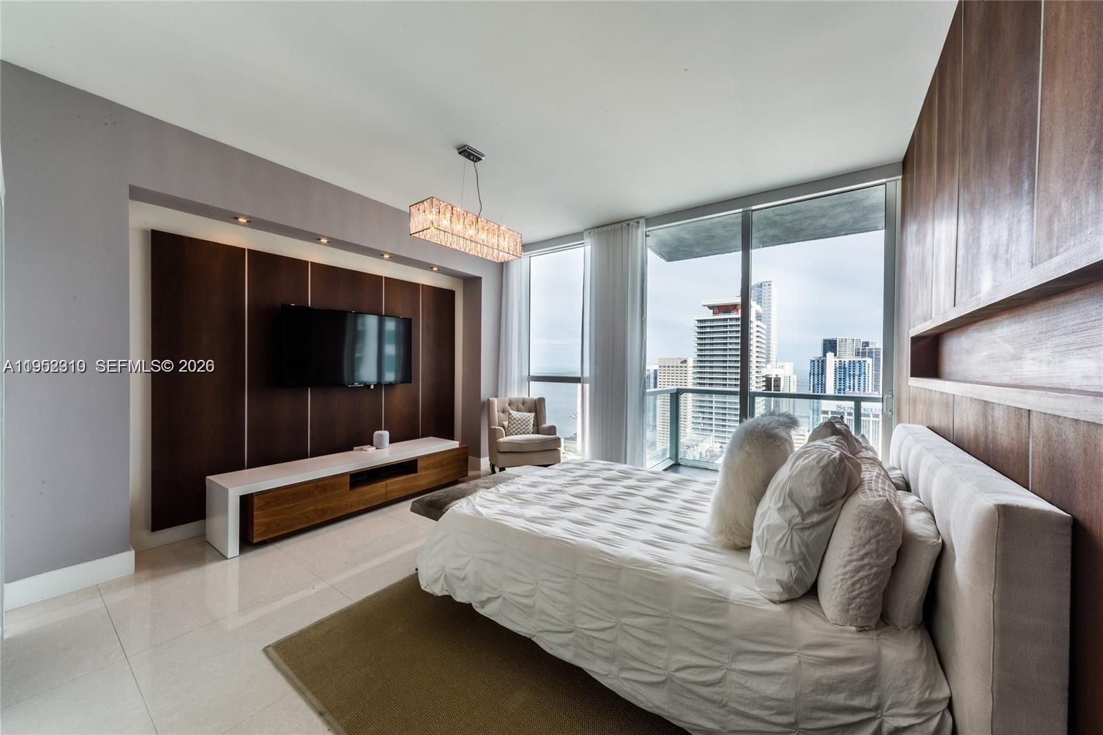 244 Biscayne Blvd 4407