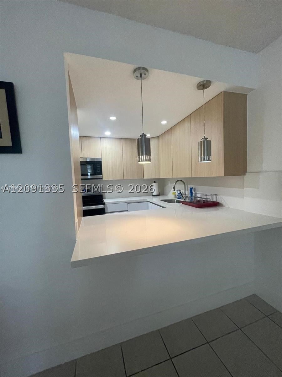 4550 NW 9th St 102E