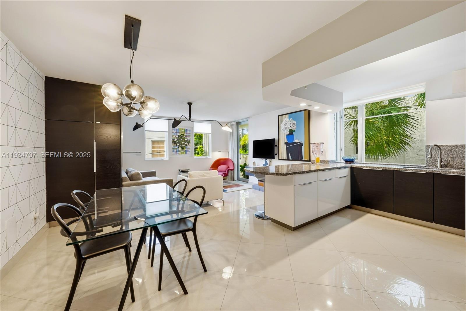 THE DANTON CONDO - Residential