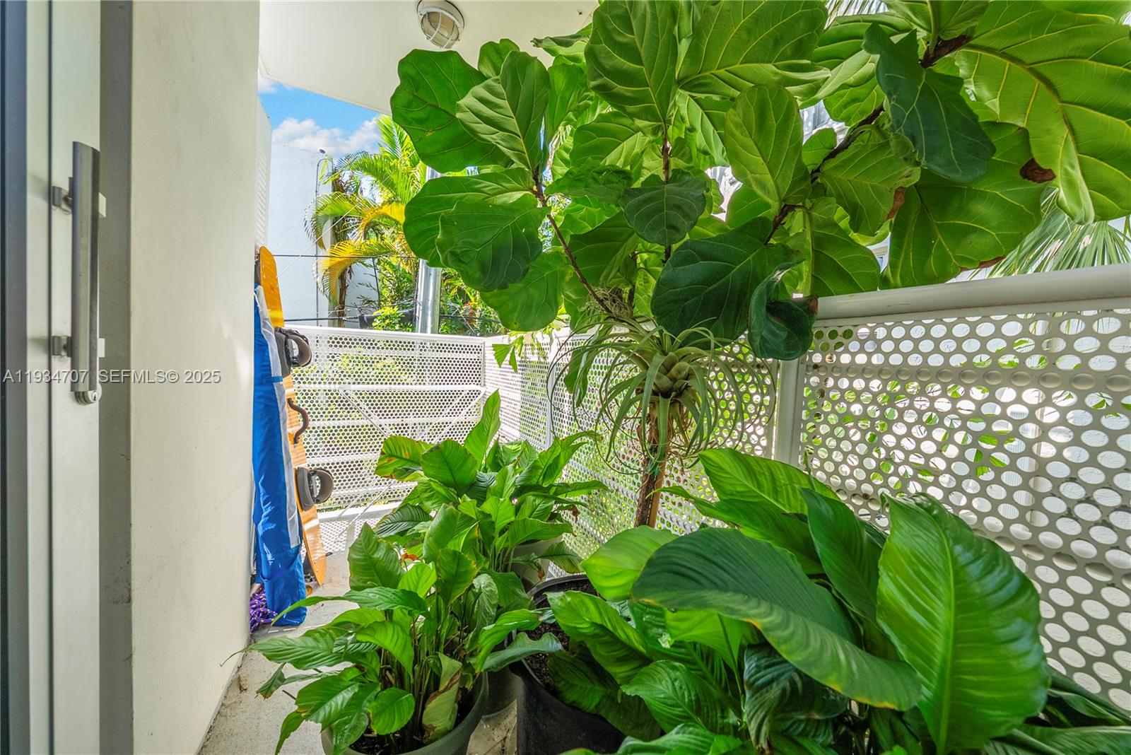 THE DANTON CONDO - Residential