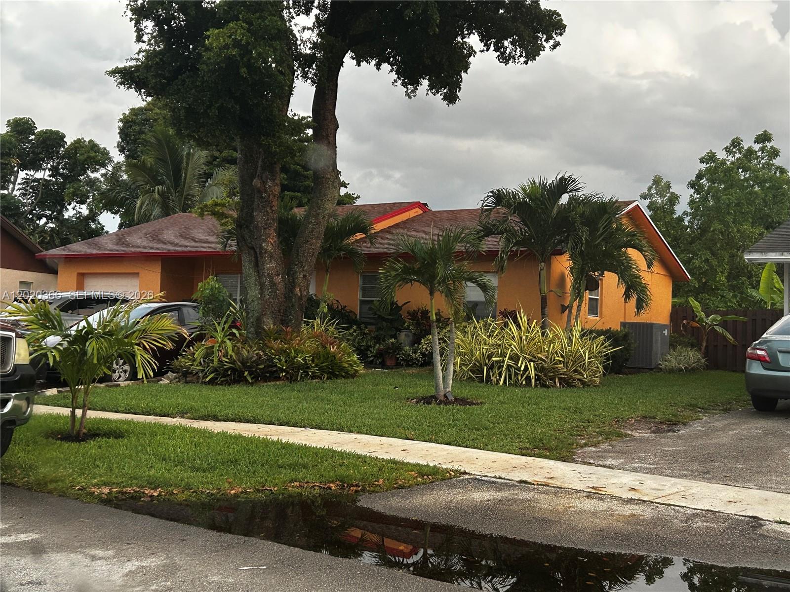 NORTH LAUDERDALE VILLAGE - Residential