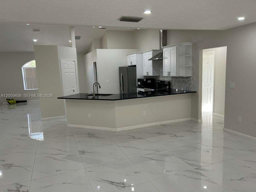 PORT ST LUCIE SECTION 19 - Residential Lease
