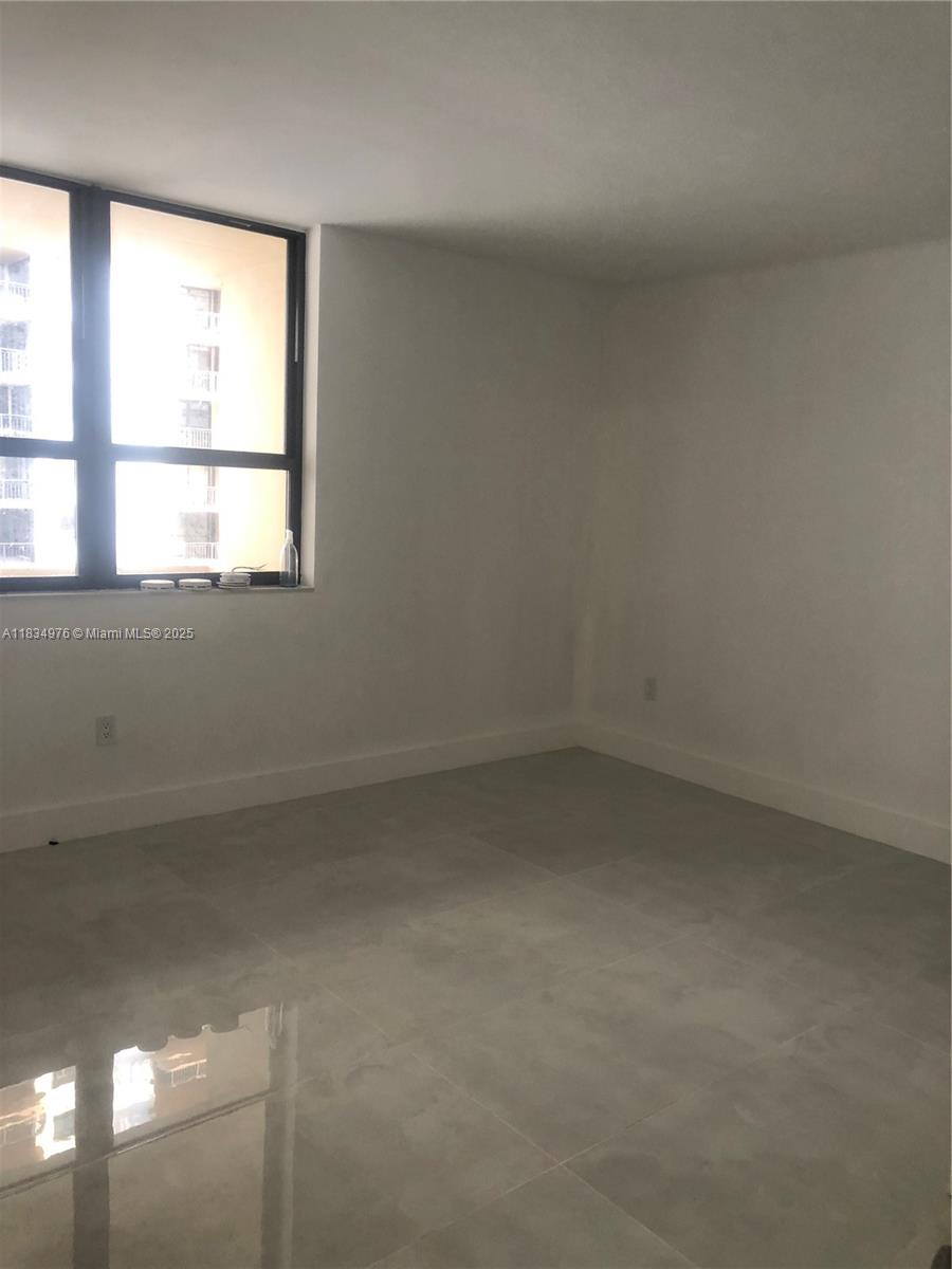 10185 Collins Ave 616