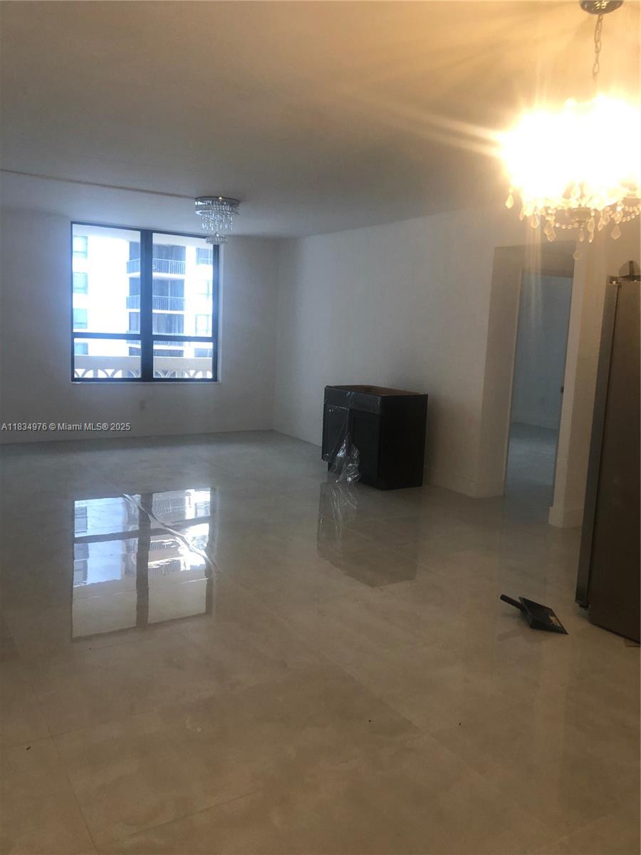 10185 Collins Ave 616