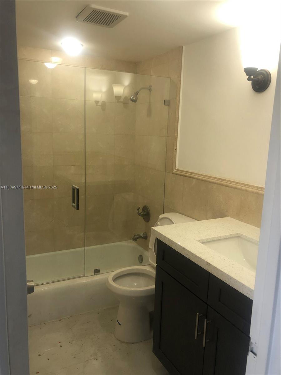 10185 Collins Ave 616