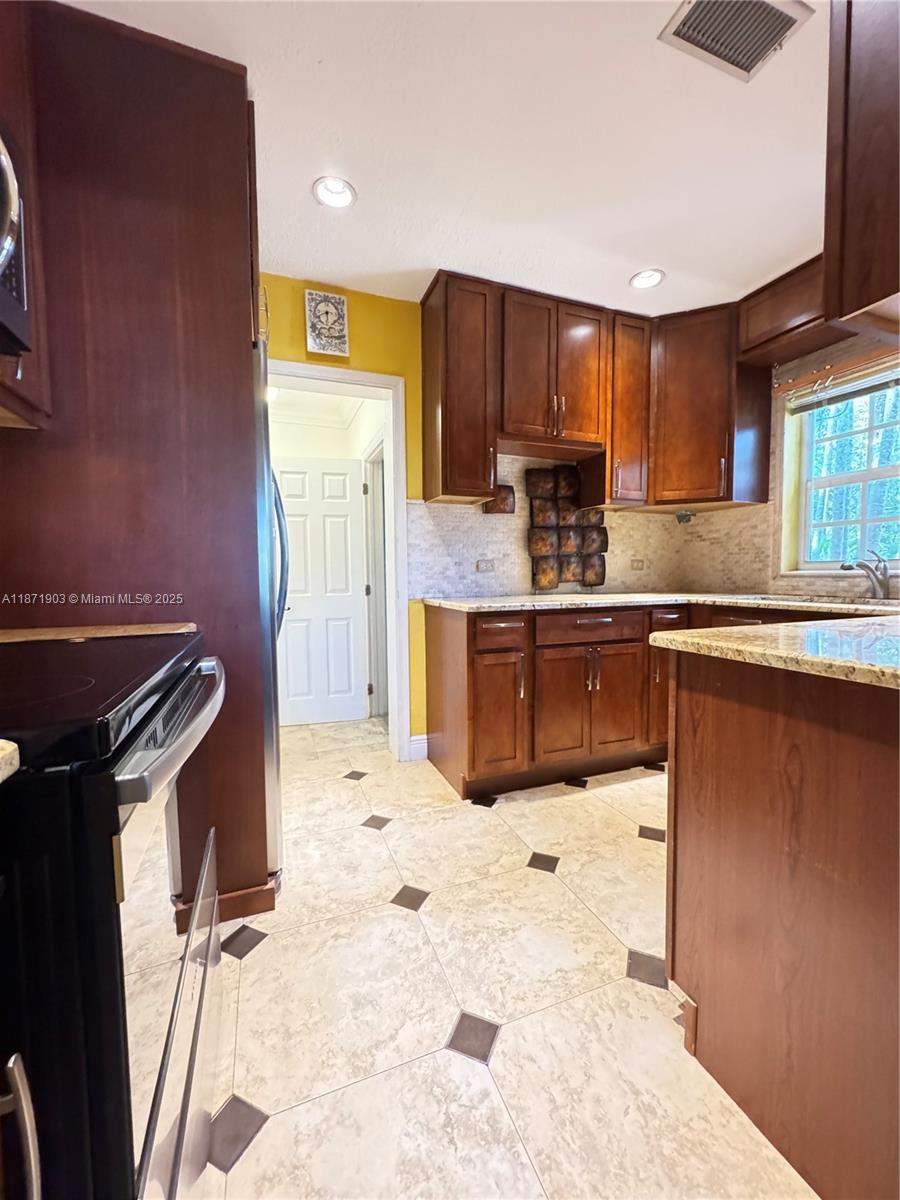 COCONUT GROVE MANOR - Residential Lease