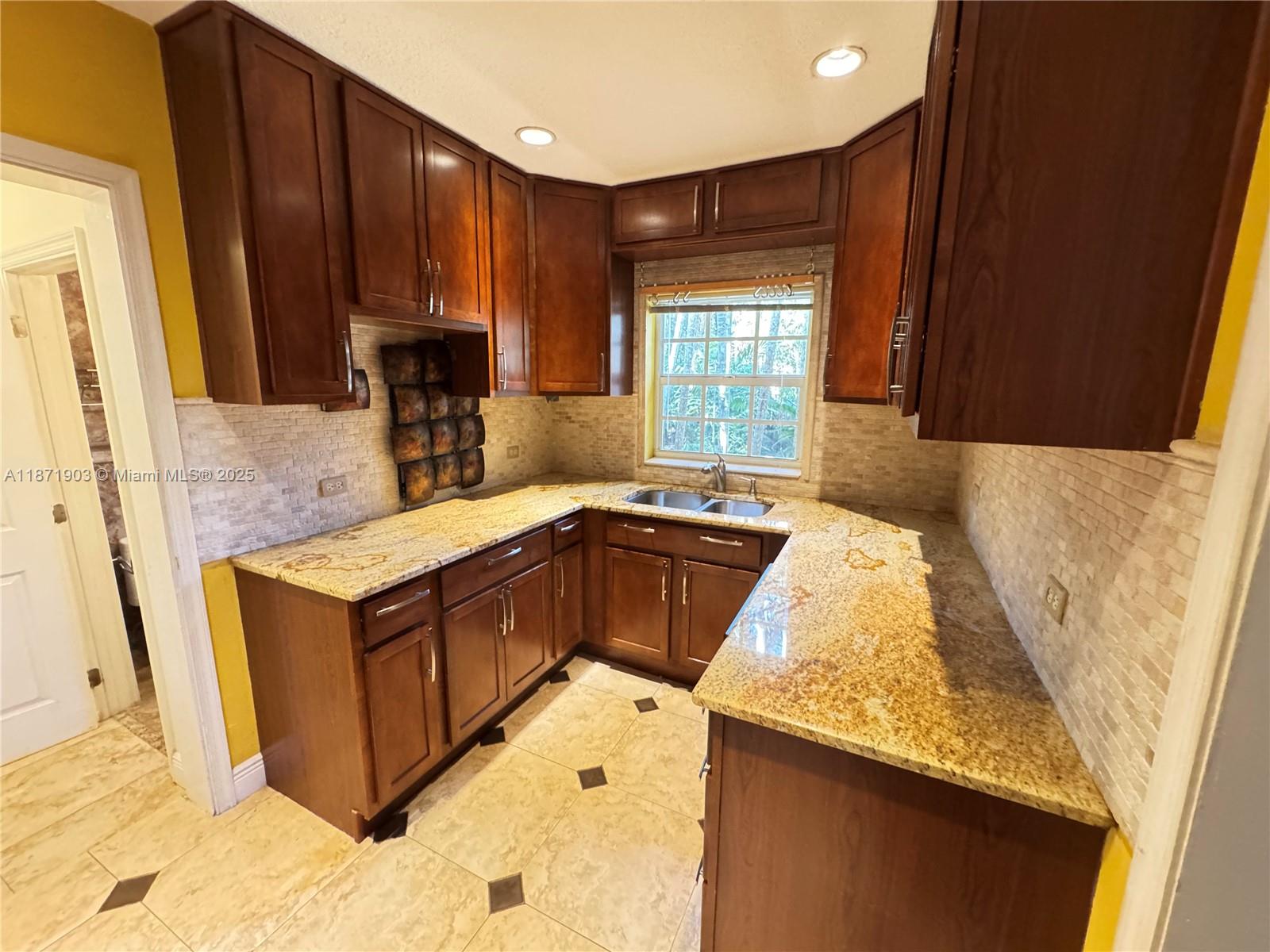 COCONUT GROVE MANOR - Residential Lease