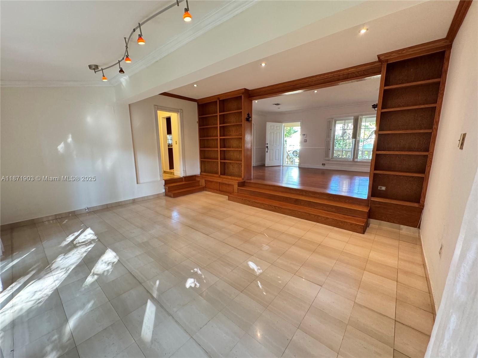 COCONUT GROVE MANOR - Residential Lease