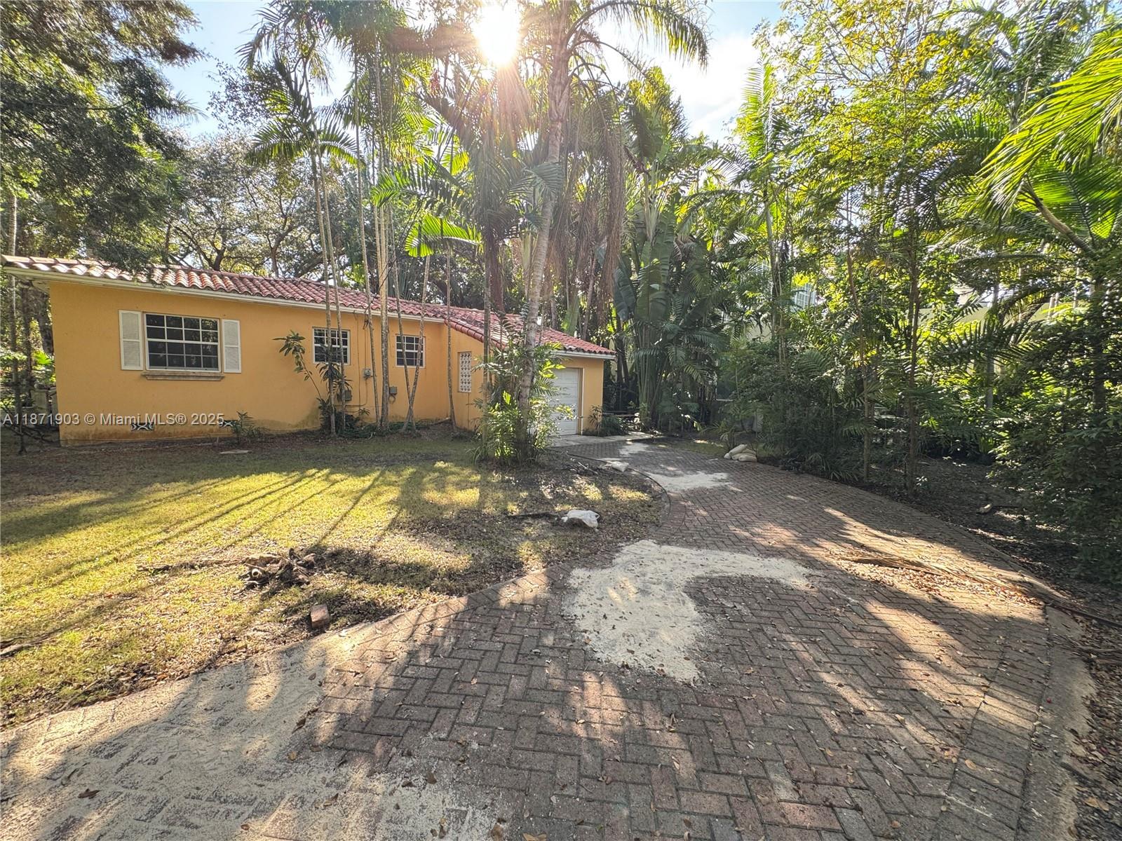COCONUT GROVE MANOR - Residential Lease