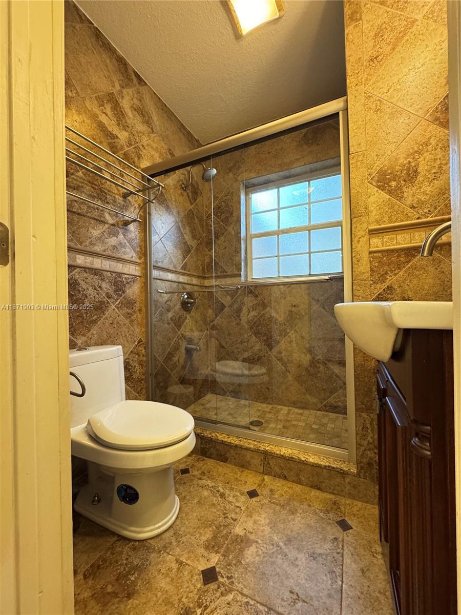 COCONUT GROVE MANOR - Residential Lease