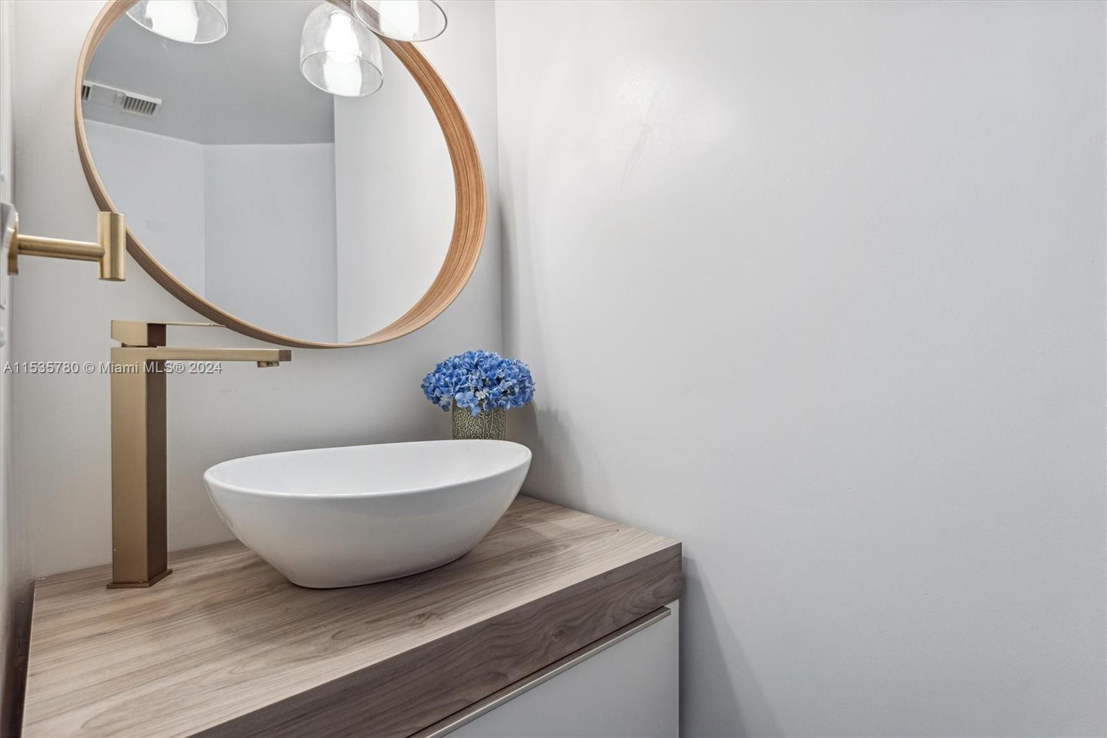 TOWER AT BISCAYNE COVE CO - Residential Lease