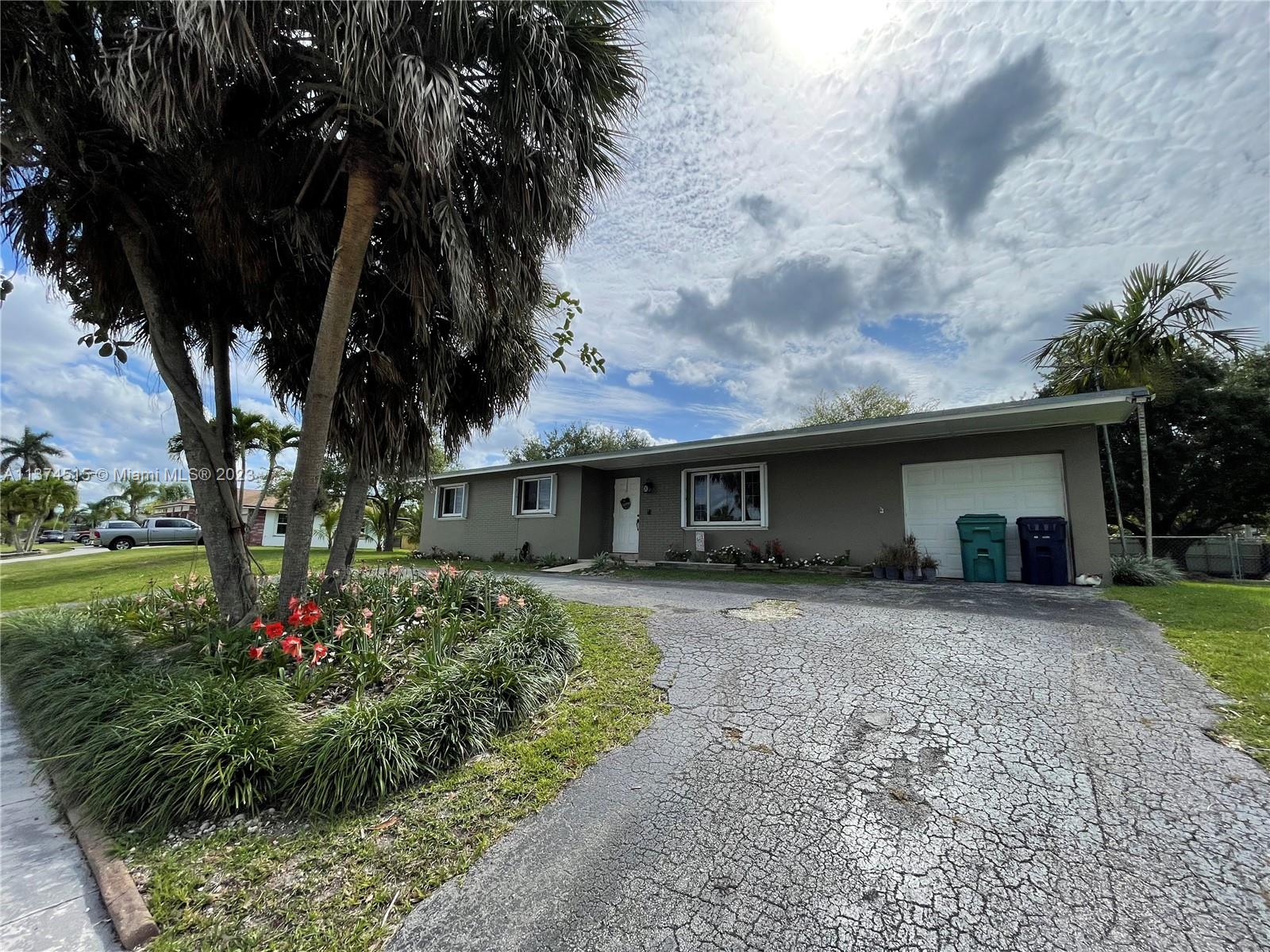 UNIVERSAL ESTATES SOUTH A - Residential