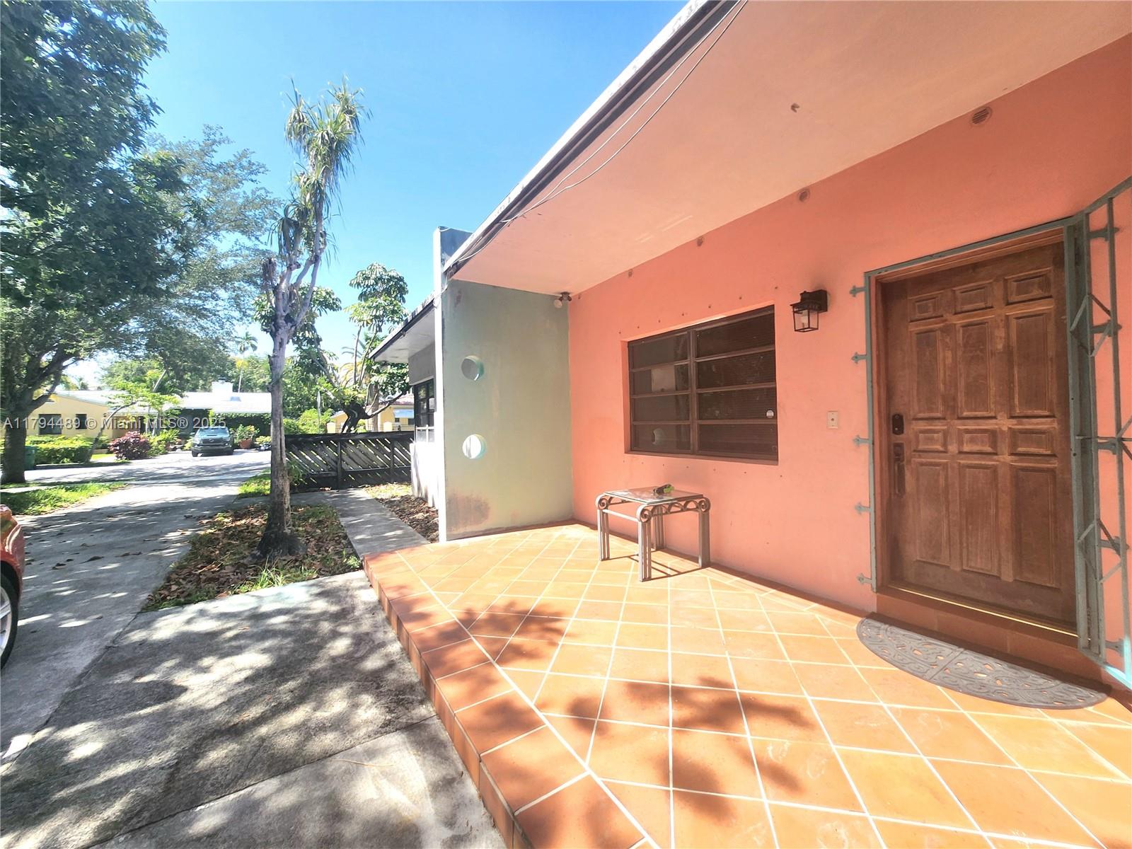 2323 SW 20th St