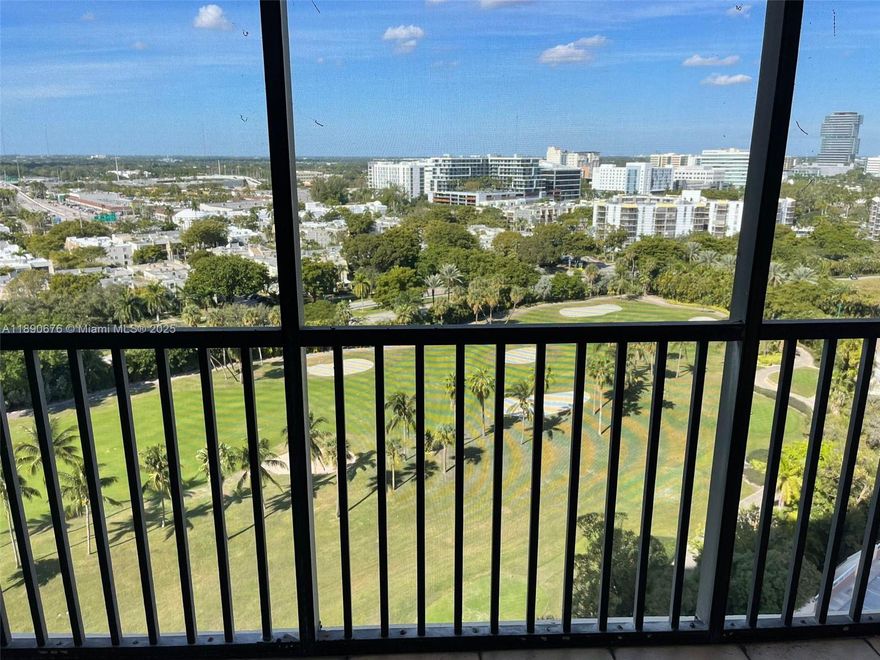 !!BEAUTIFUL 1 BED 1.5 BATH UNIT WITH MAGNIFICENT GOLF COURSE VIEW WITHIN WALKING DISTANCE TO AVENTURA MALL. PARTIALLY REMODELED, NEW FLOORS, NEW APPLIANCES, NEW A/C UNIT. *****SPECIAL ASSESSMENTS PAID IN FULL*****