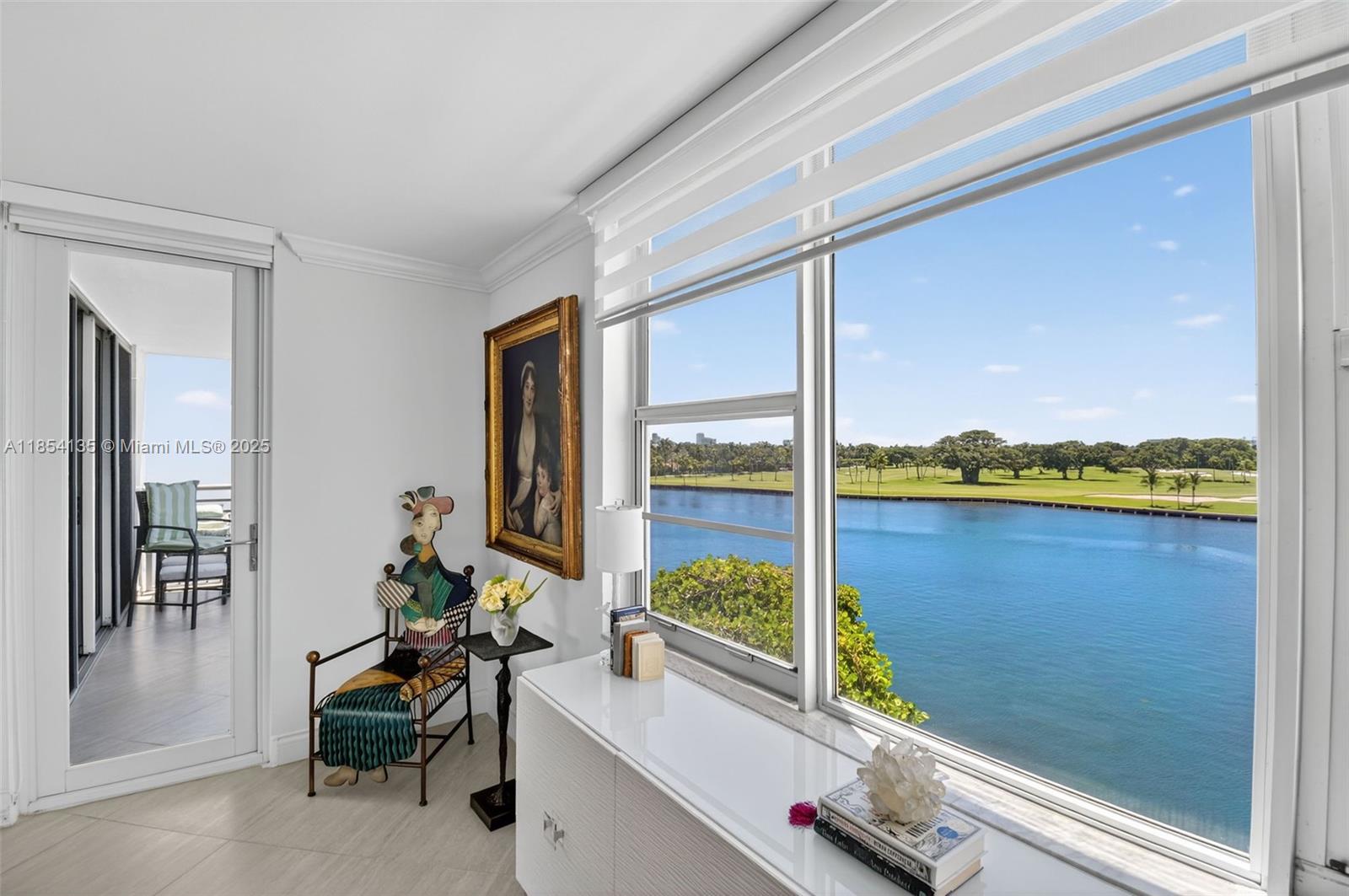 COLONY BAY HARBOR APTS CO - Residential Lease