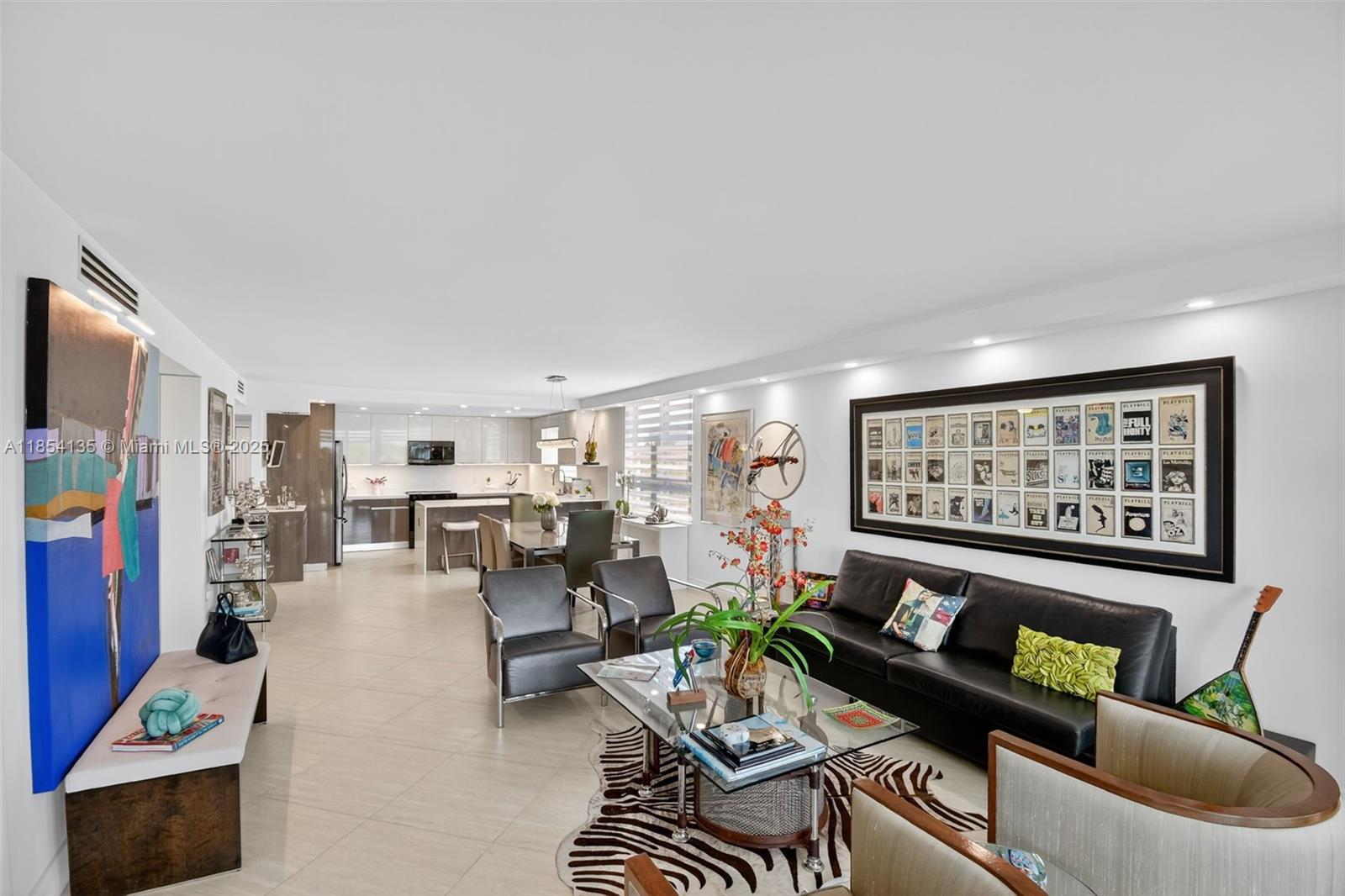 COLONY BAY HARBOR APTS CO - Residential Lease