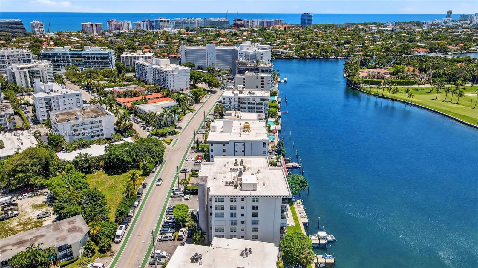 COLONY BAY HARBOR APTS CO - Residential Lease