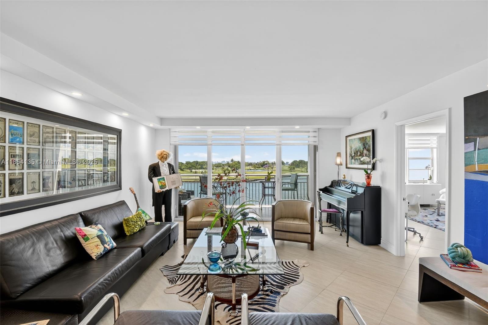 COLONY BAY HARBOR APTS CO - Residential Lease