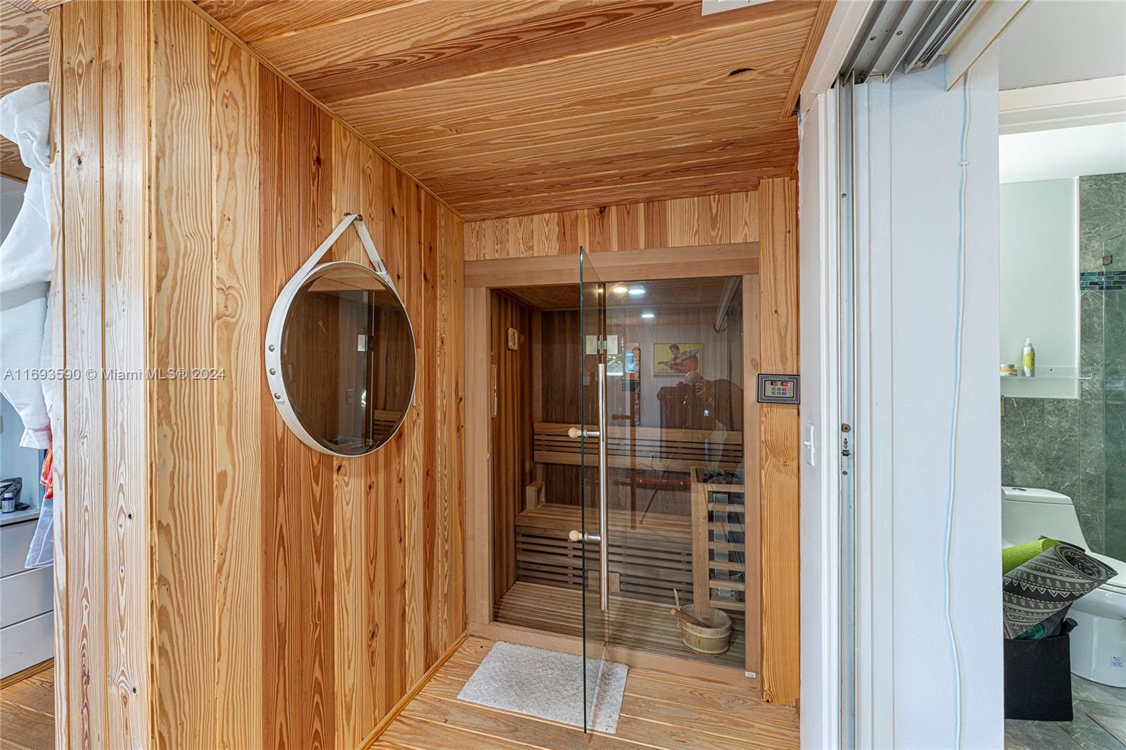 SNUG HARBOR SEC FOUR - Residential