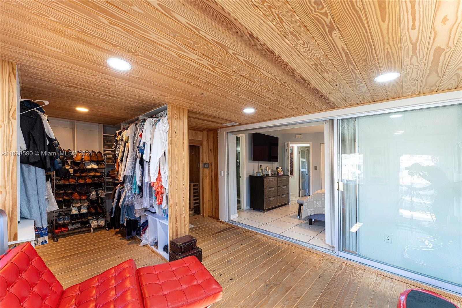 SNUG HARBOR SEC FOUR - Residential
