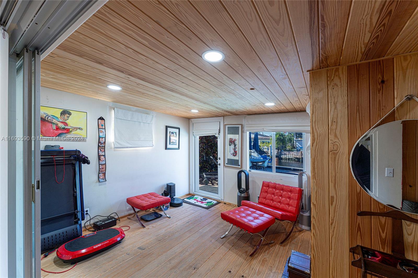 SNUG HARBOR SEC FOUR - Residential