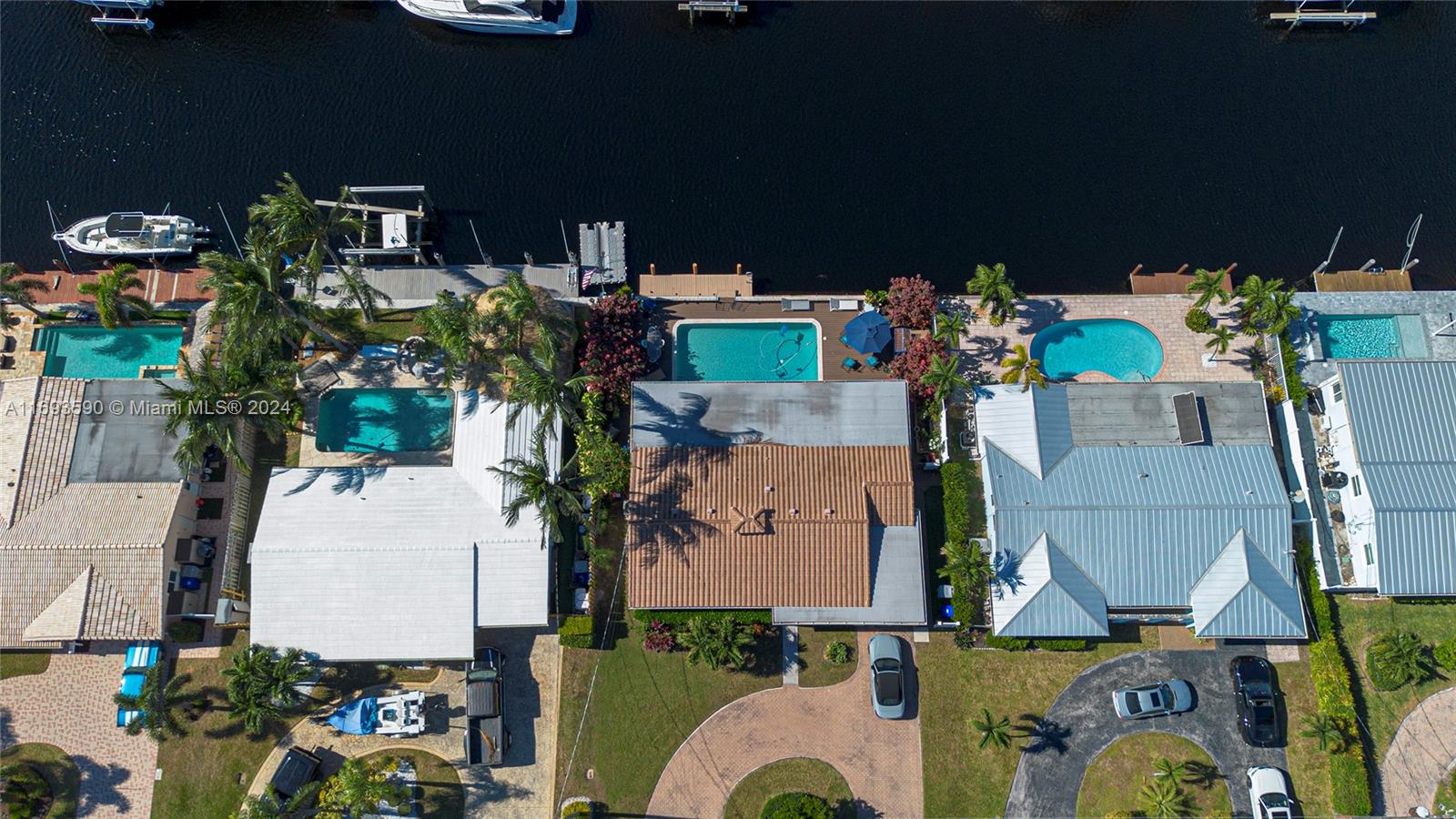 SNUG HARBOR SEC FOUR - Residential