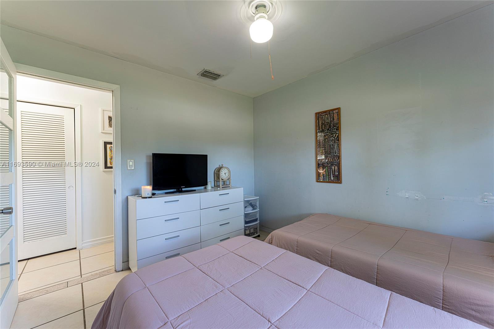 SNUG HARBOR SEC FOUR - Residential