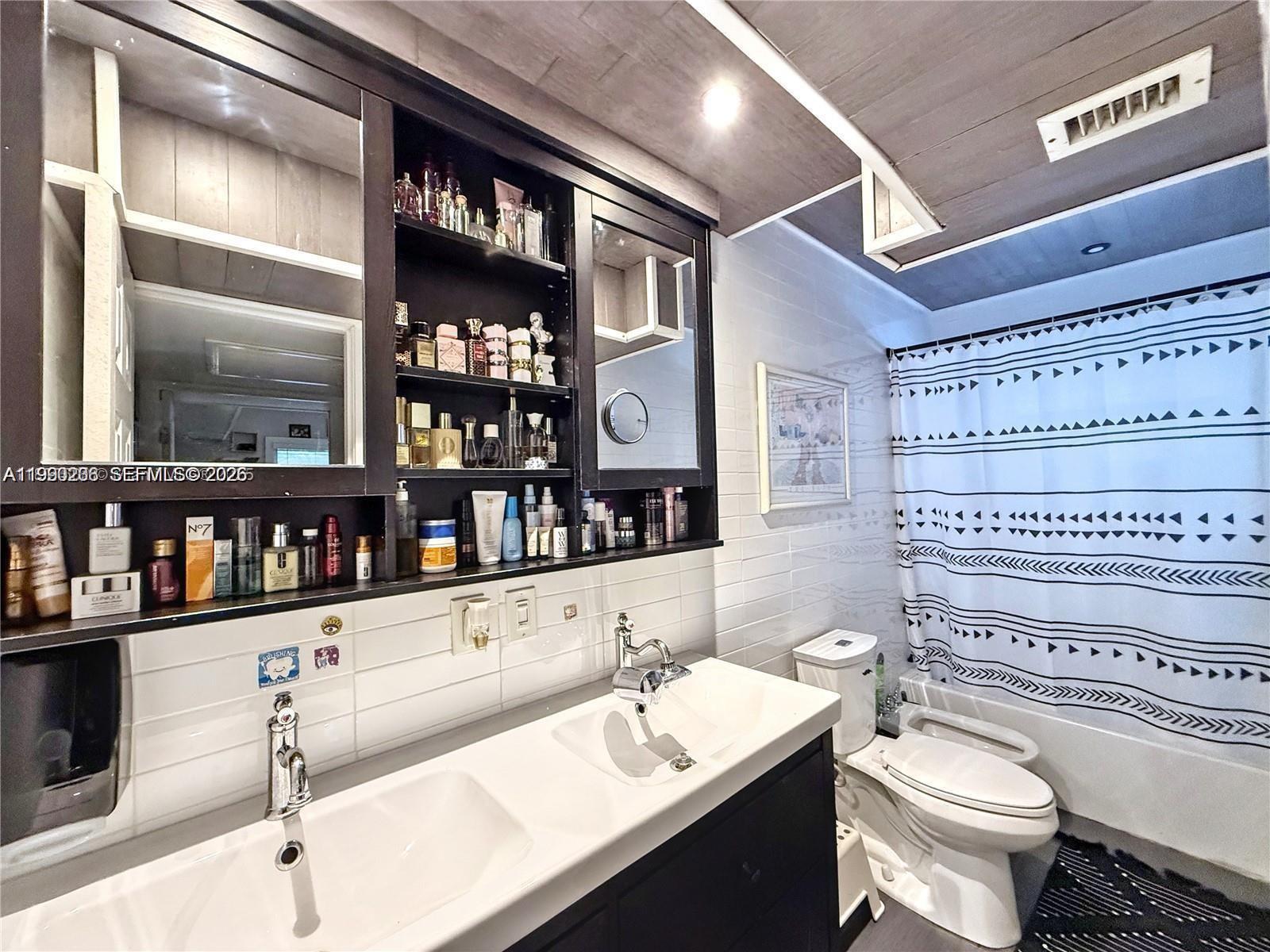 PARK SQUARE CONDO - Residential