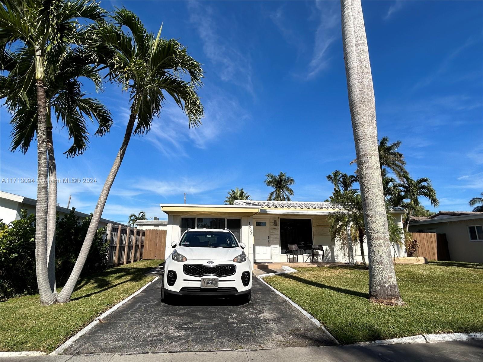 1533 Cleveland St, Hollywood, Broward County, Florida - 3 Bedrooms  
2 Bathrooms - 