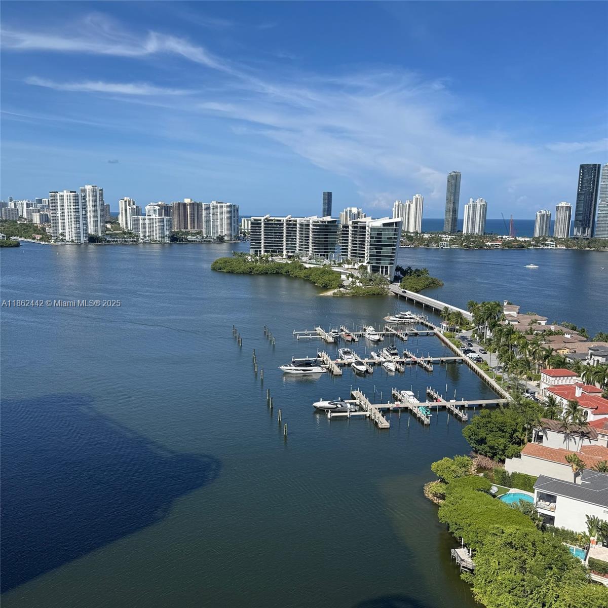 6000 Island Blvd 2204