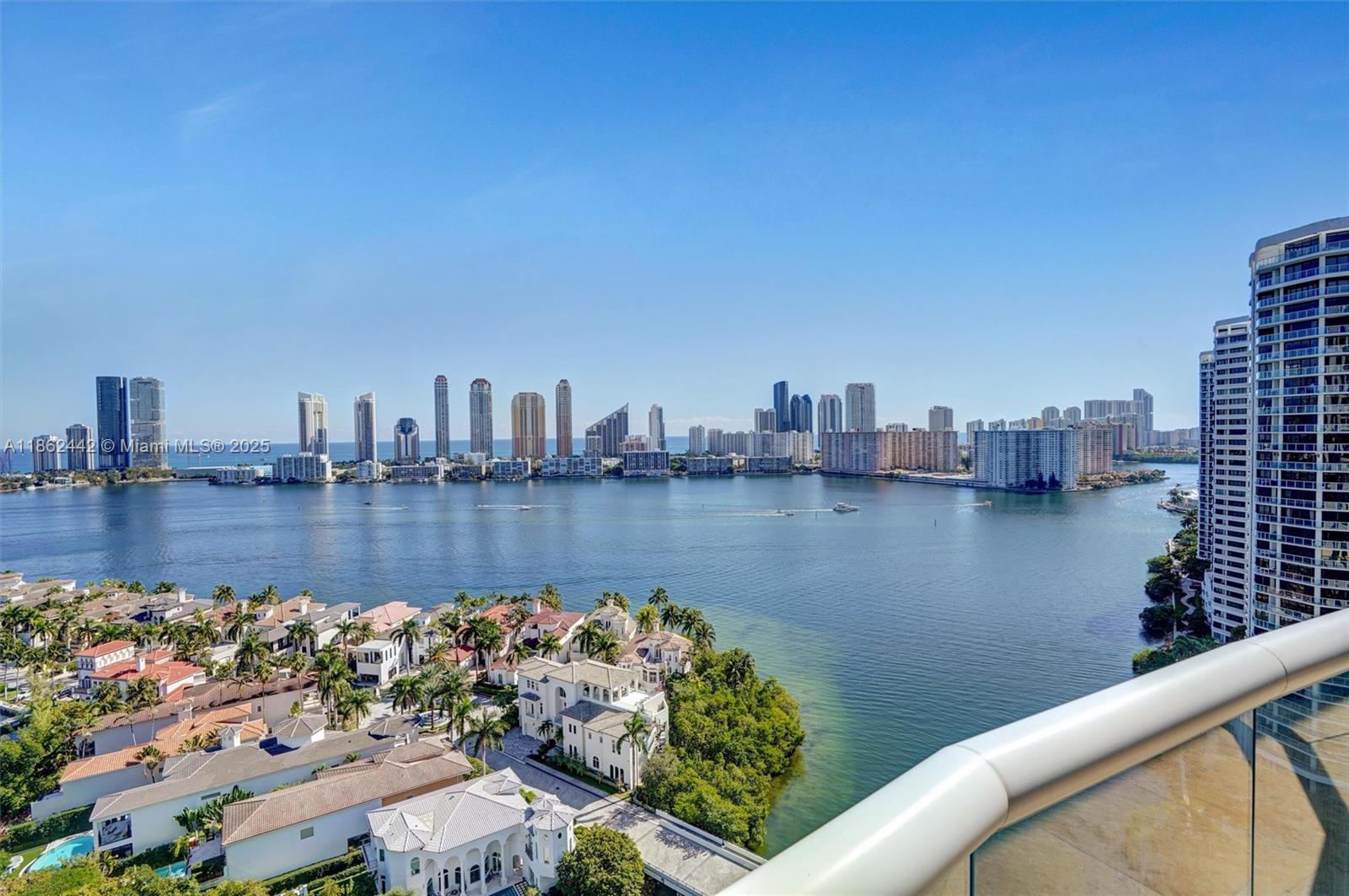 6000 Island Blvd 2204