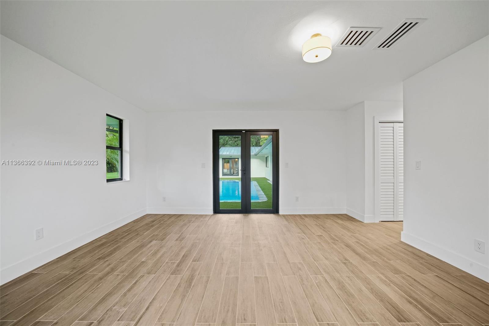 HELMS COUNTRY ESTATES RE- - Residential