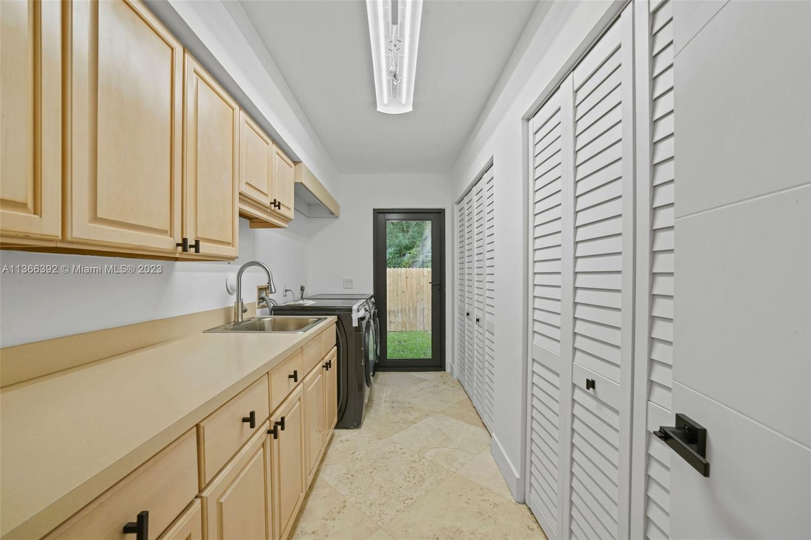 HELMS COUNTRY ESTATES RE- - Residential