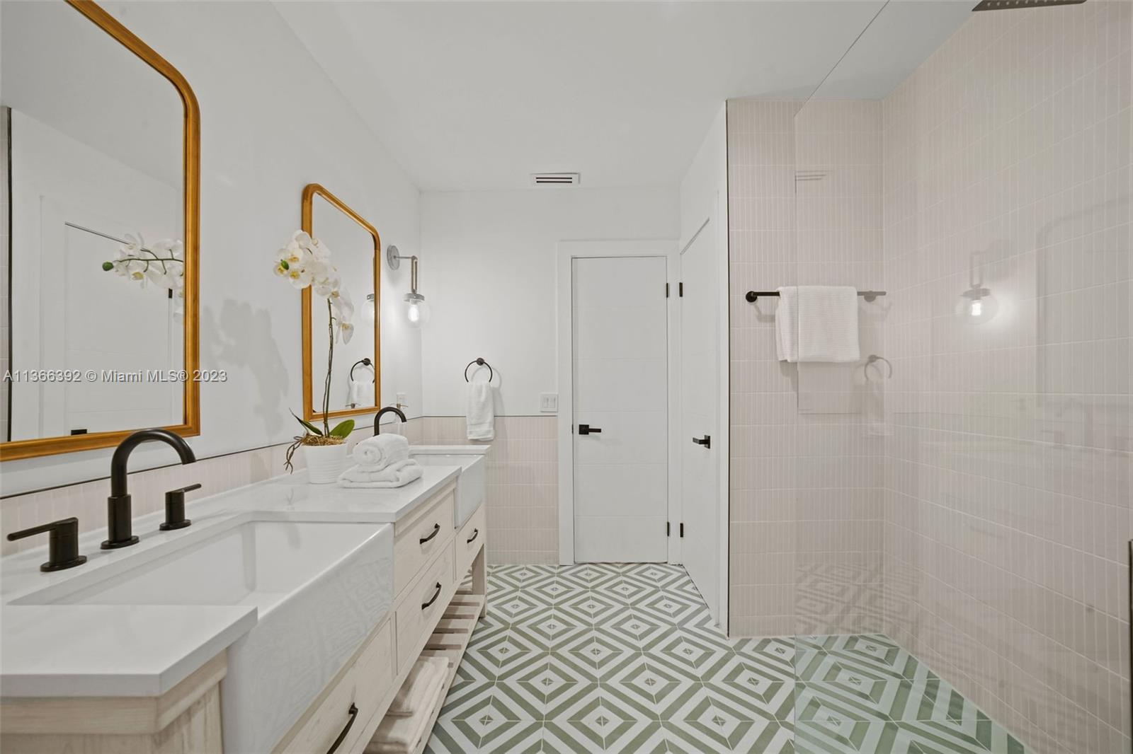 HELMS COUNTRY ESTATES RE- - Residential