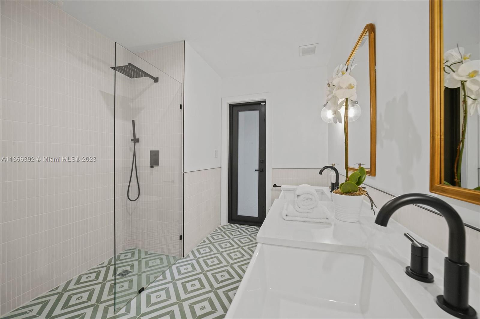 HELMS COUNTRY ESTATES RE- - Residential