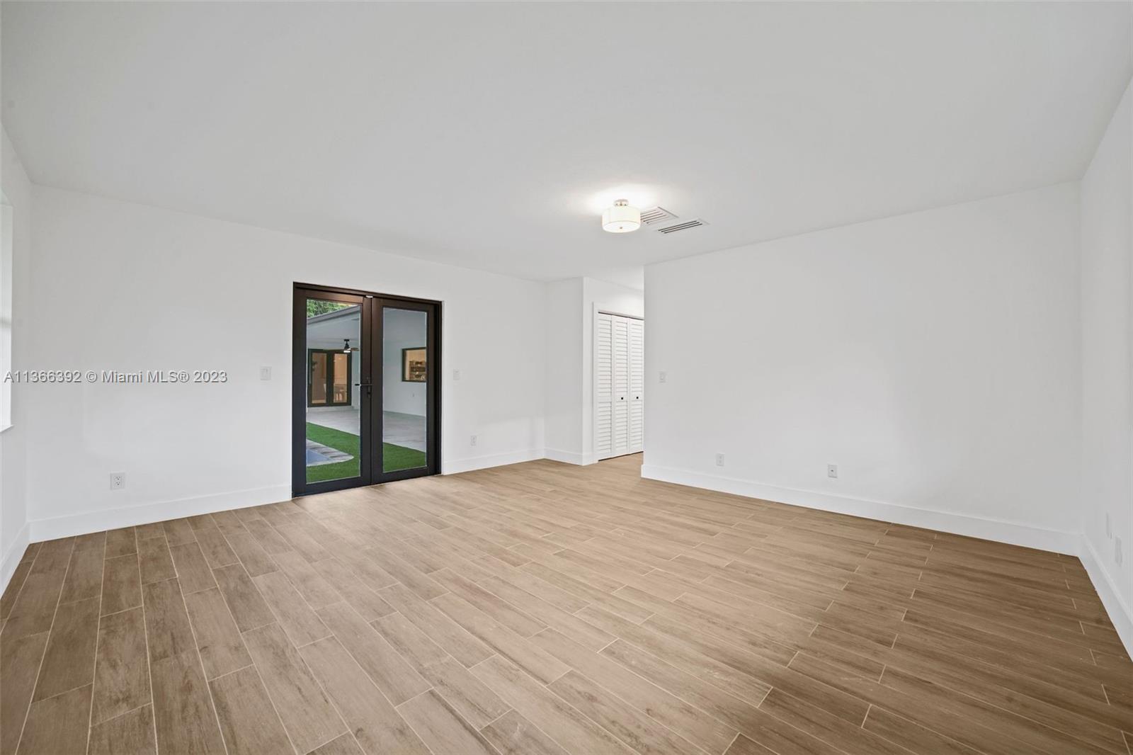 HELMS COUNTRY ESTATES RE- - Residential