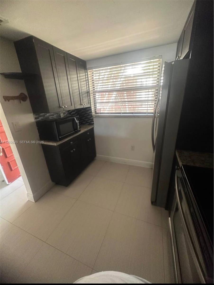 GARDENS OF KENDALL SO CON - Residential Lease