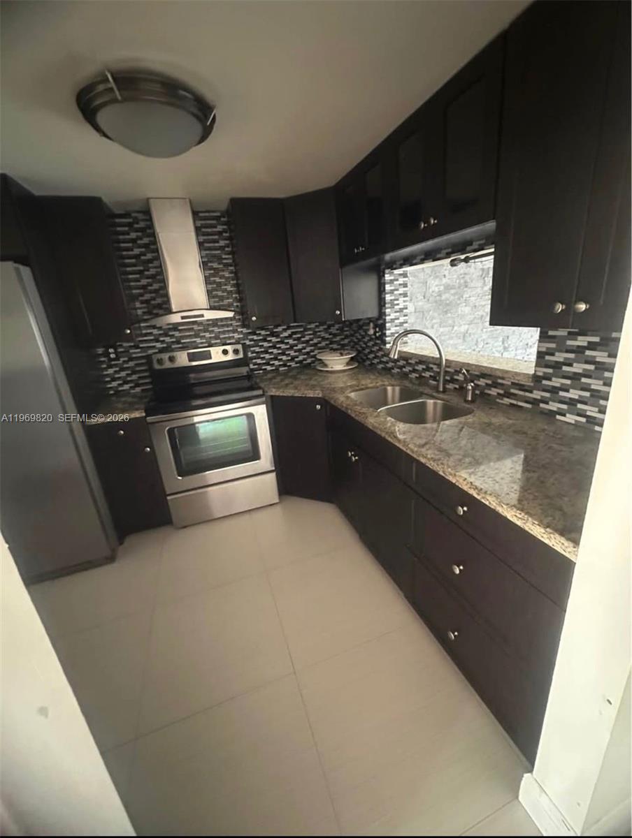 GARDENS OF KENDALL SO CON - Residential Lease