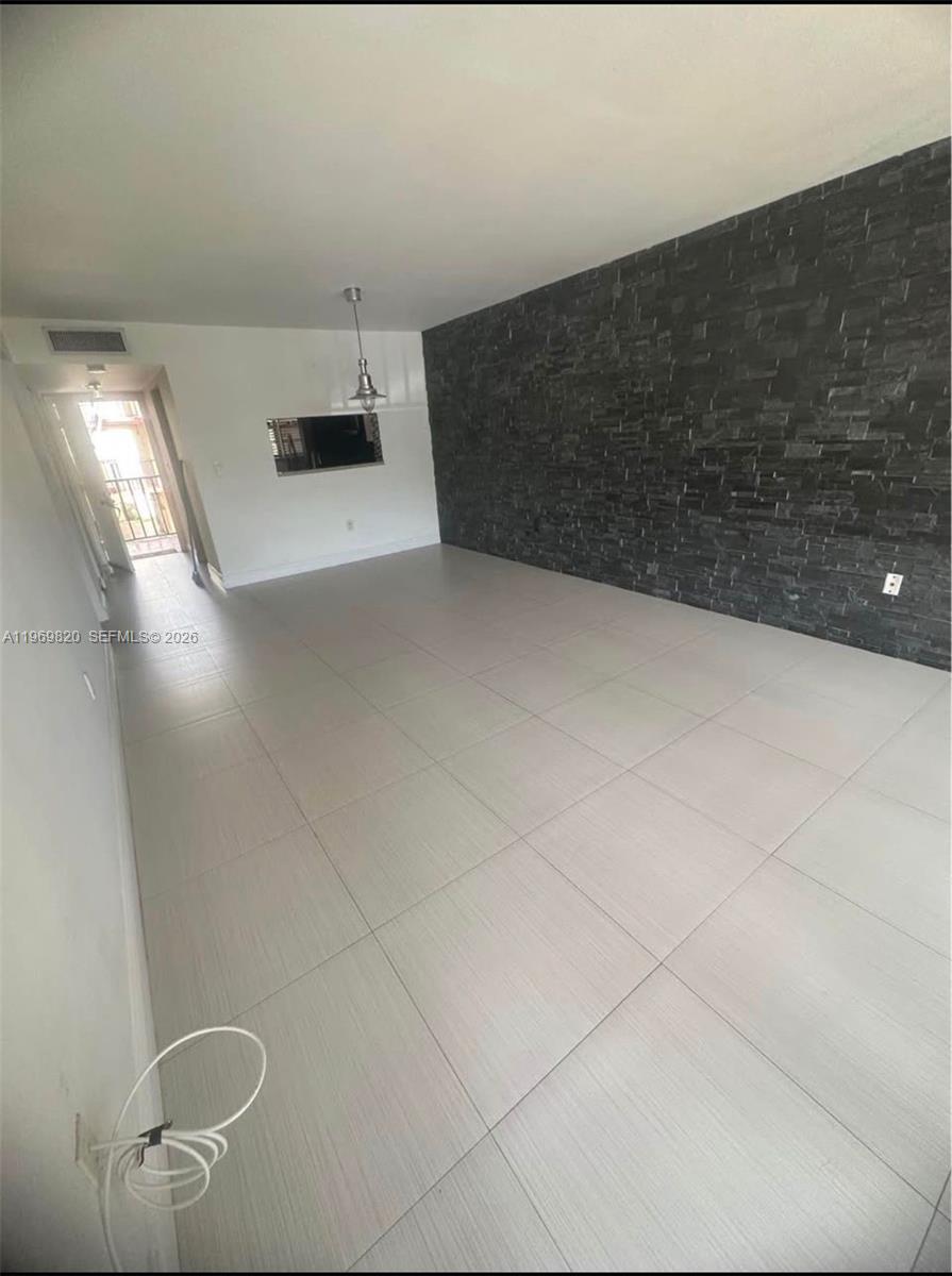 GARDENS OF KENDALL SO CON - Residential Lease