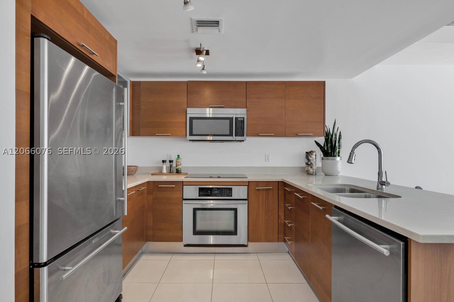 3250 NE 1st Ave 1119