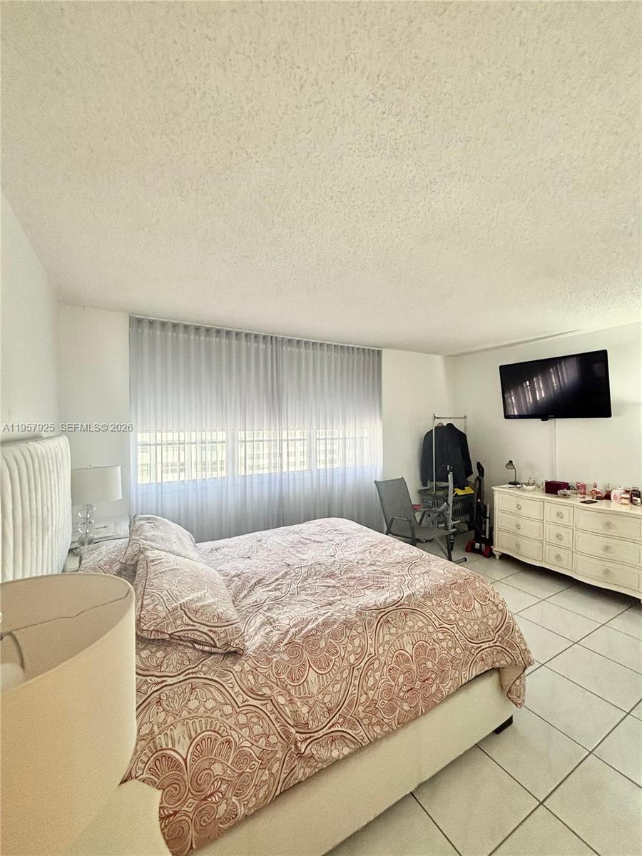 999 Brickell Bay Dr 1905