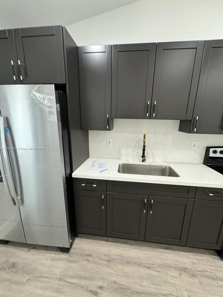 GRIFFINGS BISCAYNE PK EST - Residential Lease