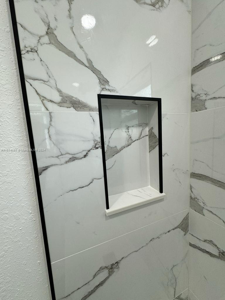 GRIFFINGS BISCAYNE PK EST - Residential Lease