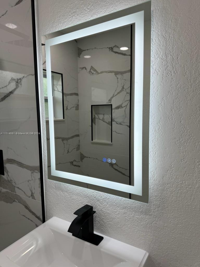 GRIFFINGS BISCAYNE PK EST - Residential Lease