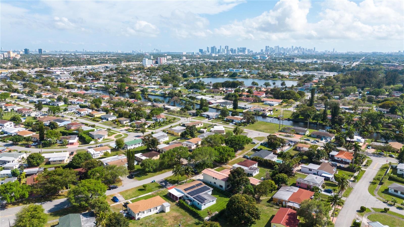 CRAVERO LAKE SHORE ESTATE - Residential