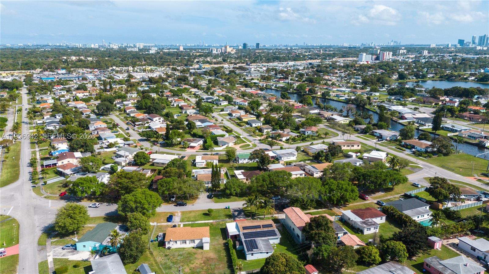 CRAVERO LAKE SHORE ESTATE - Residential