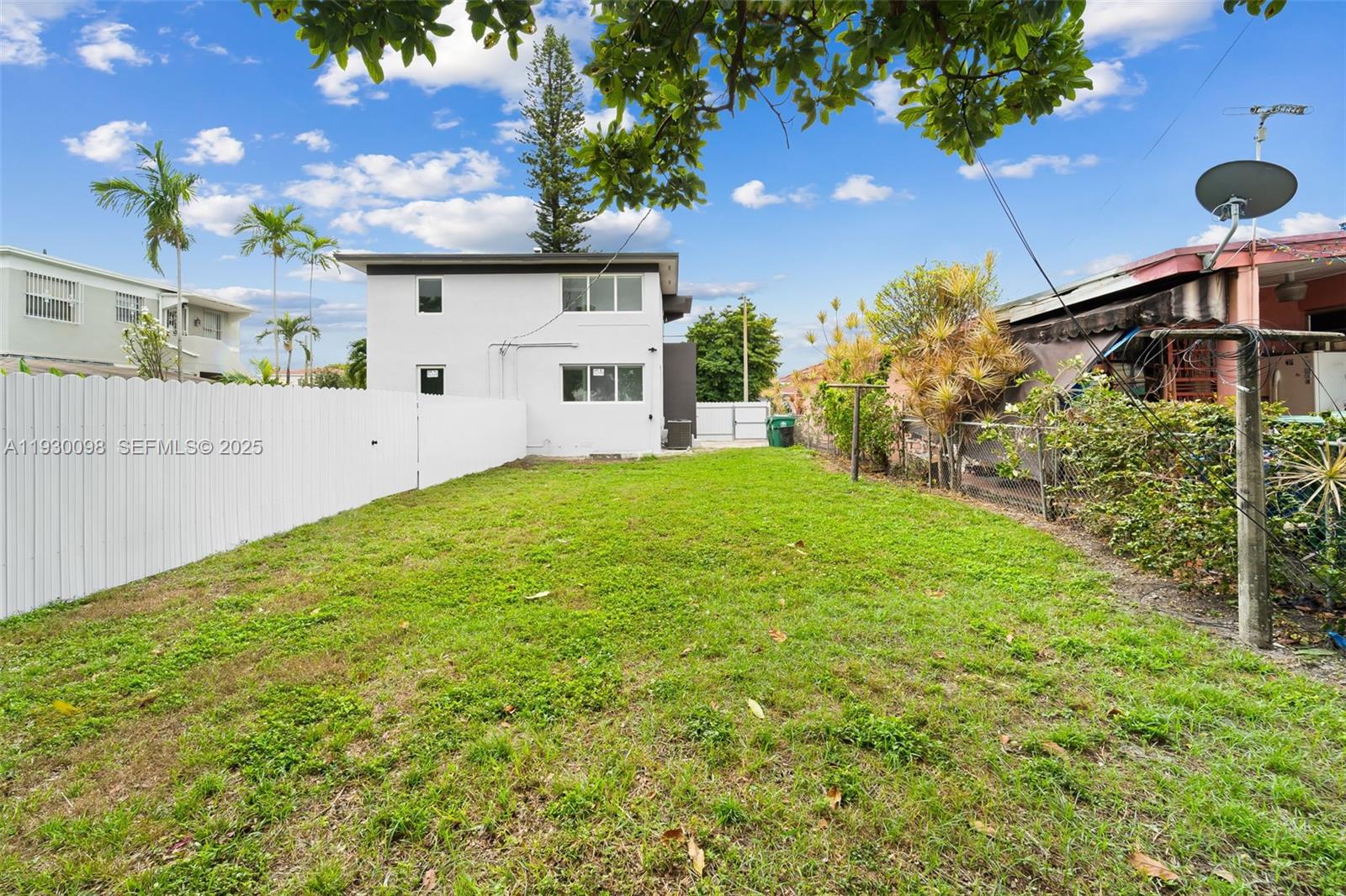 DEL RIO PARK - Residential Lease