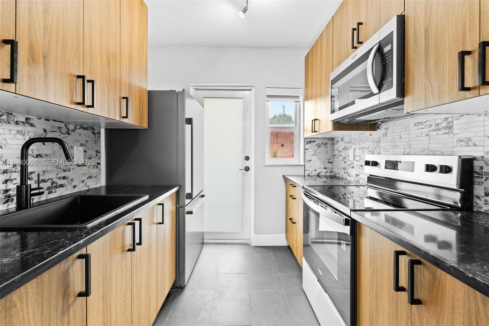 DEL RIO PARK - Residential Lease